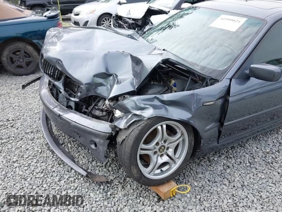 ✅ 2002 BMW 3 Series 325xi • VIN: WBAEU33412PF64275 • Lot: 41999821. Listed on IAAI with 171,348 mi. Free auction sales archive from the USA and detailed vehicle history report at DreamBid. Image 6.