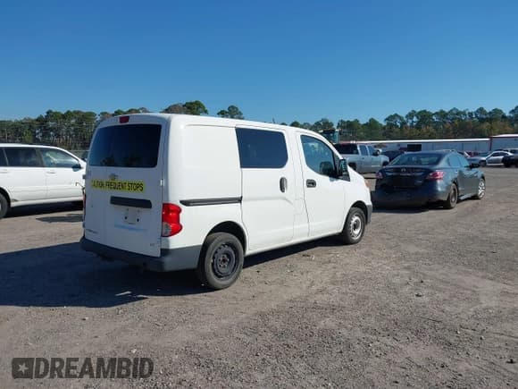 ✅ 2017 Chevrolet City Express Cargo LS • VIN: 3N63M0YN6HK695121 • Lot: 43602987. Wystawiony na IAAI z przebiegiem 69 092 mil. Bezpłatny archiwum sprzedaży aukcyjnych z USA i szczegółowy raport historii pojazdu na DreamBid. Zdjęcie 4.
