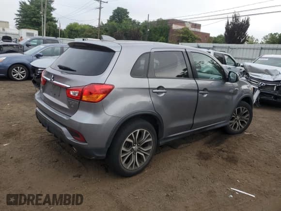 ✅ 2019 Mitsubishi Outlander SE • VIN: JA4AP4AUXKU016818 • Lot: 68506155. Listed on Copart with 55,470 mi. Free auction sales archive from the USA and detailed vehicle history report at DreamBid. Image 3.