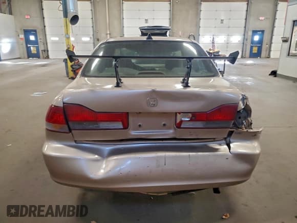 ✅ 2001 Honda Accord EX • VIN: 1HGCG55601A082764 • Lot: 93492545. Listed on Copart with 257,780 mi. Free auction sales archive from the USA and detailed vehicle history report at DreamBid. Image 6.