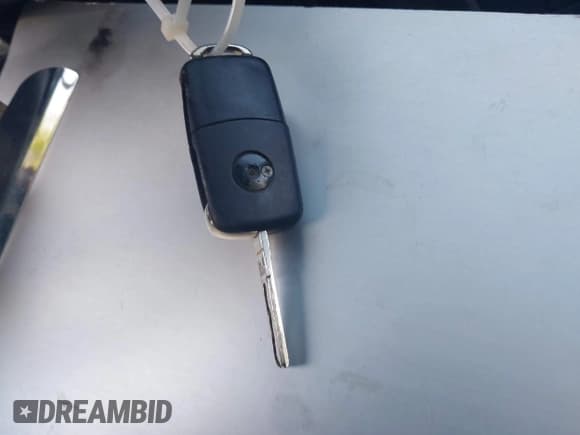 ✅ 2005 Volkswagen Passat GLS • VIN: WVWAE63B65E032189 • Lot: 42354181. Listed on IAAI with Not provided. Free auction sales archive from the USA and detailed vehicle history report at DreamBid. Image 11.