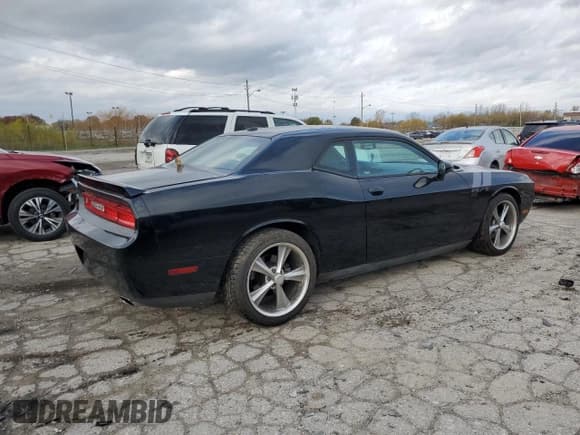 ✅ 2013 Dodge Challenger R/T Plus • VIN: 2C3CDYBT8DH524137 • Lot: 79313954. Wystawiony na Copart z przebiegiem 101 613 mil. Bezpłatny archiwum sprzedaży aukcyjnych z USA i szczegółowy raport historii pojazdu na DreamBid. Zdjęcie 3.