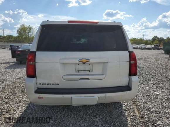 ✅ 2017 Chevrolet Suburban LT • VIN: 1GNSCHKC3HR408335 • Lot: 69650974. Wystawiony na Copart z przebiegiem 110 024 mil. Bezpłatny archiwum sprzedaży aukcyjnych z USA i szczegółowy raport historii pojazdu na DreamBid. Zdjęcie 6.