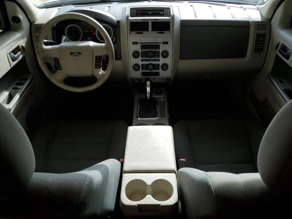 ✅ 2009 Ford Escape Hybrid • VIN: 1FMCU49389KB29641 • Лот: 51164235. Опубликован ранее на Copart с пробегом 131 596 миль. Бесплатный доступ к архиву аукционных продаж из США и подробный отчёт об истории автомобиля на DreamBid. Изображение 8.