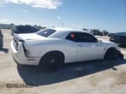 ✅ 2021 Dodge Challenger R/T • VIN: 2C3CDZBTXMH567772 • Lot: 63748284. Wystawiony na Copart z przebiegiem 33 995 mil. Bezpłatny archiwum sprzedaży aukcyjnych z USA i szczegółowy raport historii pojazdu na DreamBid. Zdjęcie 3.