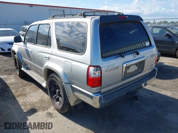 ✅ 2002 Toyota 4Runner SR5 • VIN: JT3GN86R920224833 • Lot: 42467333. Listed on IAAI with 307,236 mi. Free auction sales archive from the USA and detailed vehicle history report at DreamBid. Image 3.