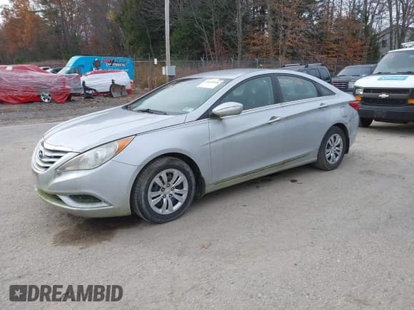 ✅ 2012 Hyundai Sonata GLS • VIN: 5NPEB4AC6CH424824 • Lot: 43610948. Wystawiony na IAAI z przebiegiem 136 342 mil. Bezpłatny archiwum sprzedaży aukcyjnych z USA i szczegółowy raport historii pojazdu na DreamBid. Zdjęcie 2.