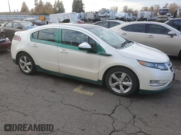 ✅ 2012 Chevrolet Volt • VIN: 1G1RD6E41CU101340 • Lot: 92236905. Wystawiony na Copart z przebiegiem 223 509 mil. Bezpłatny archiwum sprzedaży aukcyjnych z USA i szczegółowy raport historii pojazdu na DreamBid. Zdjęcie 4.