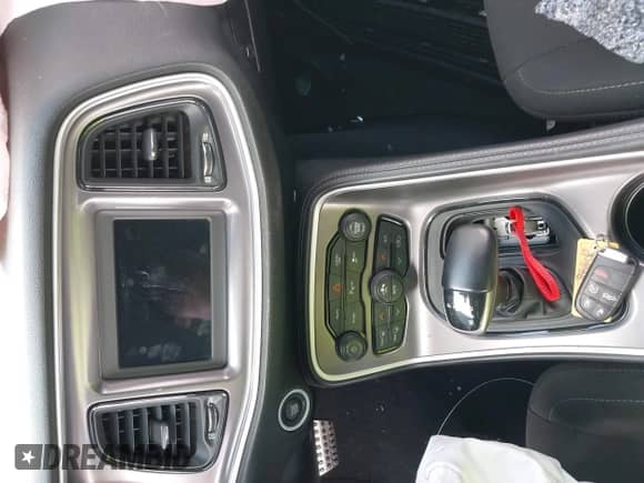 2021 Dodge Challenger R/T z VIN 2C3CDZBT8MH571335, wystawiony jako IAAI lot #43166232 z przebiegiem Nie podano mil oraz . Historia ofert i sprzedaży dostępna na DreamBid. Obrazek 11.