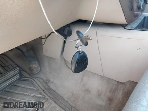 ✅ 2007 GMC Yukon SLT • VIN: 1GKFC13017R307982 • Лот: 42002349. Опубликован ранее на IAAI с пробегом 176 015 миль. Бесплатный доступ к архиву аукционных продаж из США и подробный отчёт об истории автомобиля на DreamBid. Изображение 11.