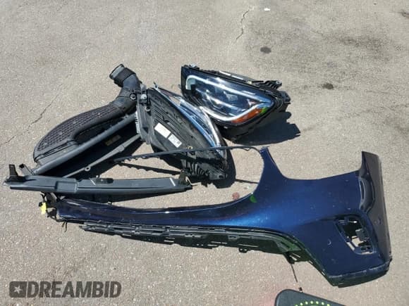 ✅ 2021 Mercedes-Benz GLC 300 • VIN: W1N0G8DB2MF871368 • Lot: 57252845. Listed on Copart with 35,247 mi. Free auction sales archive from the USA and detailed vehicle history report at DreamBid. Image 13.