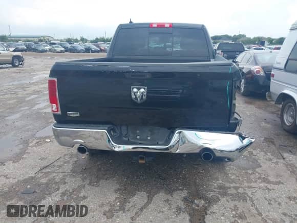 2017 Ram 1500 Laramie z VIN 1C6RR6NT7HS714590, wystawiony jako IAAI lot #43065197 z przebiegiem 122 647 mil mil oraz . Historia ofert i sprzedaży dostępna na DreamBid. Obrazek 16.