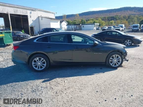 2018 Chevrolet Malibu LT z VIN 1G1ZD5ST0JF244643, wystawiony jako IAAI lot #43475110 z przebiegiem 137 932 mil mil oraz . Historia ofert i sprzedaży dostępna na DreamBid. Obrazek 14.