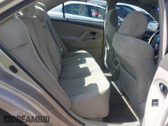 ✅ 2007 Toyota Camry CE • VIN: 4T1BE46KX7U585971 • Lot: 43557750. Wystawiony na IAAI z przebiegiem 141 153 mil. Bezpłatny archiwum sprzedaży aukcyjnych z USA i szczegółowy raport historii pojazdu na DreamBid. Zdjęcie 8.