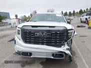 ✅ 2023 GMC Sierra 1500 Denali Ultimate • VIN: 1GTUUHEL2PZ298886 • Лот: 41976852. Опубликован ранее на IAAI с пробегом 15 586 миль. Бесплатный доступ к архиву аукционных продаж из США и подробный отчёт об истории автомобиля на DreamBid. Изображение 13.