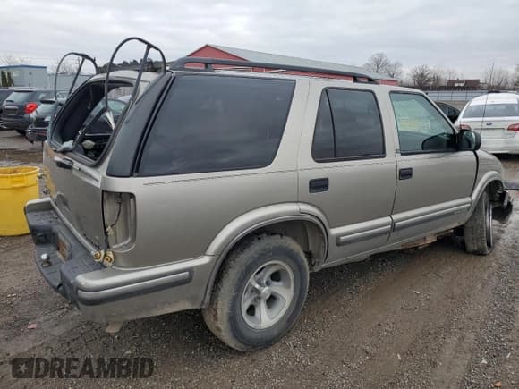 ✅ 1999 Chevrolet Blazer Trailblazer • VIN: 1GNCS13W8X2122902 • Lot: 85032064. Wystawiony na Copart z przebiegiem Nie podano. Bezpłatny archiwum sprzedaży aukcyjnych z USA i szczegółowy raport historii pojazdu na DreamBid. Zdjęcie 3.