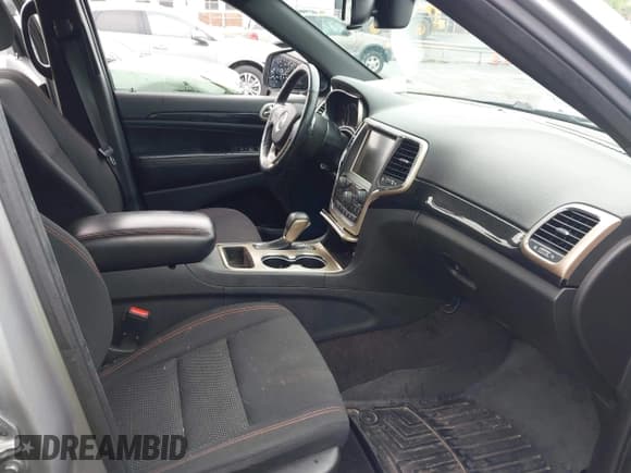 ✅ 2016 Jeep Grand Cherokee Laredo • VIN: 1C4RJEAG3GC346064 • Лот: 41979172. Опубликован ранее на IAAI с пробегом 121 063 миль. Бесплатный доступ к архиву аукционных продаж из США и подробный отчёт об истории автомобиля на DreamBid. Изображение 5.