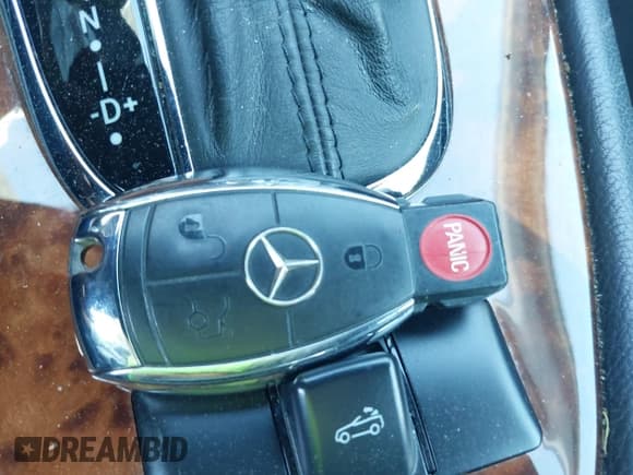 ✅ 2009 Mercedes-Benz CLK 350 • VIN: WDBTK56F09T104434 • Lot: 41976340. Wystawiony na IAAI z przebiegiem 58 710 mil. Bezpłatny archiwum sprzedaży aukcyjnych z USA i szczegółowy raport historii pojazdu na DreamBid. Zdjęcie 11.