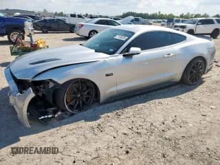 ✅ 2015 Ford Mustang GT Premium • VIN: 1FA6P8CF6F5412879 • Lot: 71130235. Wystawiony na Copart z przebiegiem 82 389 mil. Bezpłatny archiwum sprzedaży aukcyjnych z USA i szczegółowy raport historii pojazdu na DreamBid. Zdjęcie 1.