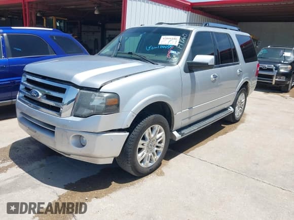 ✅ 2011 Ford Expedition Limited • VIN: 1FMJU1K54BEF17360 • Лот: 42816106. Опубликован ранее на IAAI с пробегом 223 548 миль. Бесплатный доступ к архиву аукционных продаж из США и подробный отчёт об истории автомобиля на DreamBid. Изображение 2.