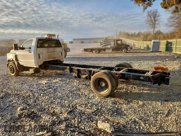 ✅ 2020 Chevrolet Silverado 1500 • VIN: 1HTKHPVH3LH230391 • Лот: 96708795. Опубликован ранее на Copart с пробегом Не указан. Бесплатный доступ к архиву аукционных продаж из США и подробный отчёт об истории автомобиля на DreamBid. Изображение 2.