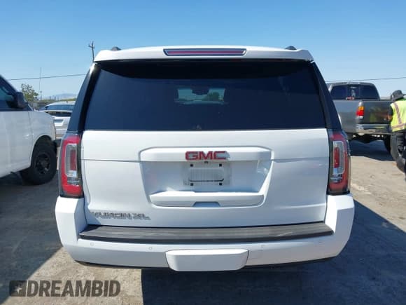 ✅ 2016 GMC Yukon XL SLT • VIN: 1GKS2GKC7GR103039 • Лот: 42773676. Опубликован ранее на IAAI с пробегом 106 199 миль. Бесплатный доступ к архиву аукционных продаж из США и подробный отчёт об истории автомобиля на DreamBid. Изображение 16.
