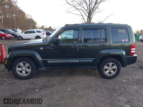 ✅ 2010 Jeep Liberty Sport • VIN: 1J4PN2GK0AW160200 • Lot: 43812816. Wystawiony na IAAI z przebiegiem 224 142 mil. Bezpłatny archiwum sprzedaży aukcyjnych z USA i szczegółowy raport historii pojazdu na DreamBid. Zdjęcie 10.
