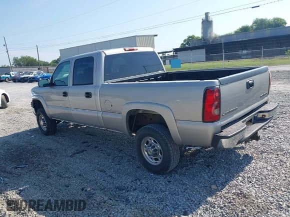 ✅ 2004 Chevrolet Silverado 2500HD LS • VIN: 1GCHC23U94F182997 • Лот: 42682053. Опубликован ранее на IAAI с пробегом 227 282 миль. Бесплатный доступ к архиву аукционных продаж из США и подробный отчёт об истории автомобиля на DreamBid. Изображение 3.