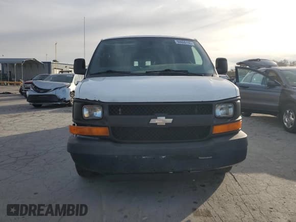 ✅ 2013 Chevrolet Express Cargo • VIN: 1GCSGAFX4D1154306 • Lot: 92655195. Wystawiony na Copart z przebiegiem 304 738 mil. Bezpłatny archiwum sprzedaży aukcyjnych z USA i szczegółowy raport historii pojazdu na DreamBid. Zdjęcie 5.