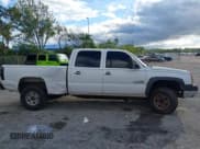 ✅ 2004 Chevrolet Silverado 2500HD LS • VIN: 1GCHC23284F256117 • Lot: 43453043. Wystawiony na IAAI z przebiegiem 327 650 mil. Bezpłatny archiwum sprzedaży aukcyjnych z USA i szczegółowy raport historii pojazdu na DreamBid. Zdjęcie 14.