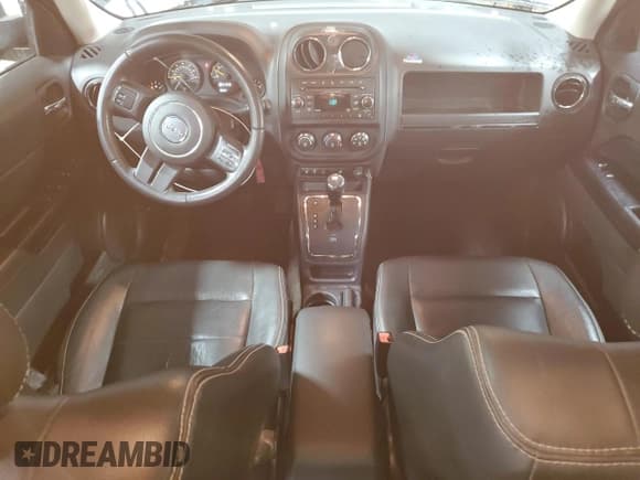 ✅ 2015 Jeep Patriot Latitude • VIN: 1C4NJRFBXFD382684 • Lot: 92694265. Listed on Copart with 103,277 mi. Free auction sales archive from the USA and detailed vehicle history report at DreamBid. Image 8.