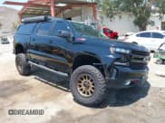 ✅ 2022 Chevrolet Silverado 1500 LT Trail Boss • VIN: 3GCPYFED3NG191955 • Lot: 42676283. Wystawiony na IAAI z przebiegiem 48 933 mil. Bezpłatny archiwum sprzedaży aukcyjnych z USA i szczegółowy raport historii pojazdu na DreamBid. Zdjęcie 1.
