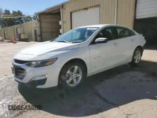 2021 Chevrolet Malibu LS z VIN 1G1ZC5ST6MF086297, wystawiony jako Copart lot #87393365 z przebiegiem 104 101 mil mil oraz Czysty tytuł • Clean title. Historia ofert i sprzedaży dostępna na DreamBid. Obrazek 1.