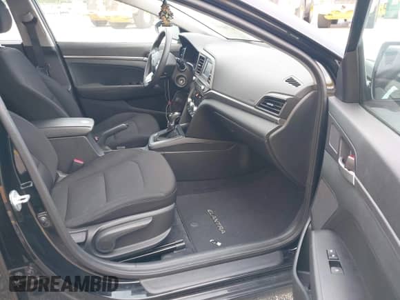 ✅ 2020 Hyundai Elantra SE • VIN: 5NPD74LF5LH592636 • Lot: 42700182. Wystawiony na IAAI z przebiegiem 73 792 mil mil. Skorzystaj z bezpłatnego archiwum sprzedaży aukcyjnych z USA i zobacz szczegółowy raport historii pojazdu na DreamBid. Zdjęcie 5.