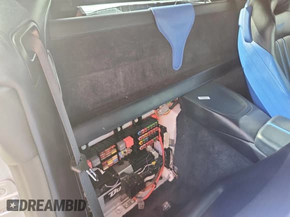 ✅ 2019 Aston Martin Vantage • VIN: SCFSMGAWXKGN01627 • Лот: 85734325. Опубликован ранее на Copart с пробегом 11 744 миль. Бесплатный доступ к архиву аукционных продаж из США и подробный отчёт об истории автомобиля на DreamBid. Изображение 10.