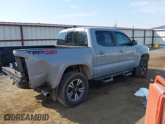 ✅ 2019 Toyota Tacoma SR • VIN: 3TMCZ5ANXKM227867 • Lot: 43211013. Wystawiony na IAAI z przebiegiem 66 171 mil. Bezpłatny archiwum sprzedaży aukcyjnych z USA i szczegółowy raport historii pojazdu na DreamBid. Zdjęcie 4.
