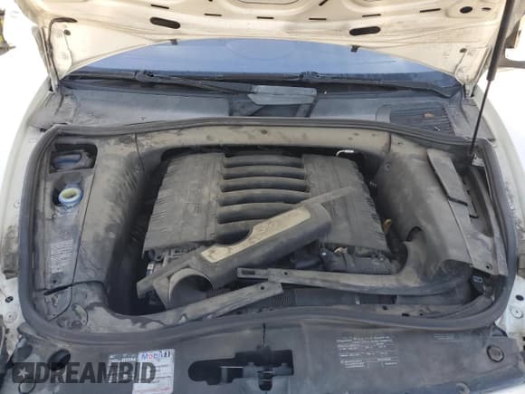 ✅ 2010 Porsche Cayenne • VIN: WP1AA2AP5ALA01068 • Lot: 89721705. Listed on Copart with 159,640 mi. Free auction sales archive from the USA and detailed vehicle history report at DreamBid. Image 12.