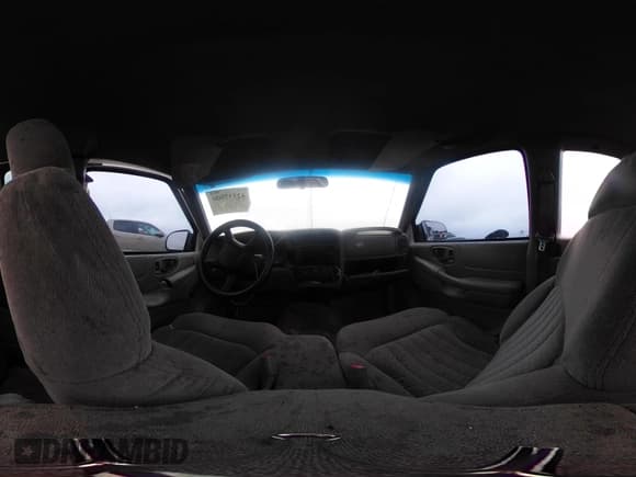 ✅ 2002 Chevrolet S-10 • VIN: 1GCCS19WX28188728 • Лот: 42337500. Опубликован ранее на IAAI с пробегом 305 227 миль. Бесплатный доступ к архиву аукционных продаж из США и подробный отчёт об истории автомобиля на DreamBid. Изображение 19.