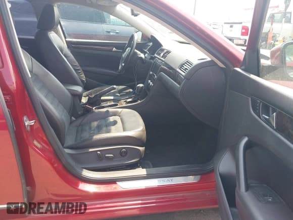 ✅ 2015 Volkswagen Passat SEL Premium • VIN: 1VWCV7A37FC045117 • Lot: 42825866. Listed on IAAI with 38,165 mi. Free auction sales archive from the USA and detailed vehicle history report at DreamBid. Image 5.