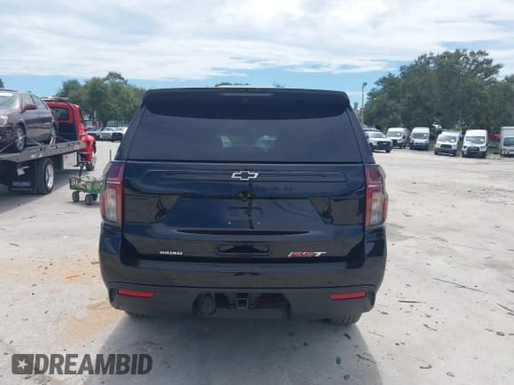 ✅ 2024 Chevrolet Suburban • VIN: 1GNSCEKT8RR350187 • Lot: 43045718. Listed on IAAI with 28,587 mi. Free auction sales archive from the USA and detailed vehicle history report at DreamBid. Image 16.