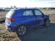 2022 Hyundai Venue SEL z VIN KMHRC8A33NU186828, wystawiony jako Copart lot #79572954 z przebiegiem 17 975 mil mil oraz Szkoda całkowita • Salvage title. Historia ofert i sprzedaży dostępna na DreamBid. Obrazek 3.