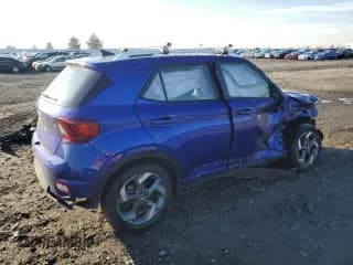 ✅ 2022 Hyundai Venue SEL • VIN: KMHRC8A33NU186828 • Lot: 79572954. Wystawiony na Copart z przebiegiem 17 975 mil. Bezpłatny archiwum sprzedaży aukcyjnych z USA i szczegółowy raport historii pojazdu na DreamBid. Zdjęcie 3.