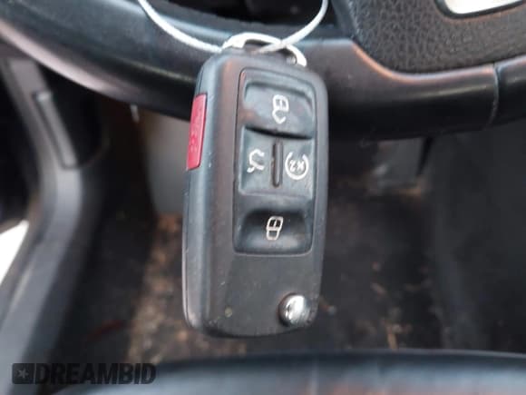 ✅ 2013 Volkswagen Passat SEL Premium • VIN: 1VWCM7A31DC072300 • Лот: 41032200. Опубликован ранее на IAAI с пробегом 122 573 миль. Бесплатный доступ к архиву аукционных продаж из США и подробный отчёт об истории автомобиля на DreamBid. Изображение 11.