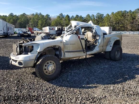 2006 Dodge 3500 SLT z VIN 3D7MX49C06G286010, wystawiony jako Copart lot #88300285 z przebiegiem Nie podano mil oraz Szkoda całkowita • Salvage title. Historia ofert i sprzedaży dostępna na DreamBid. Obrazek 1.