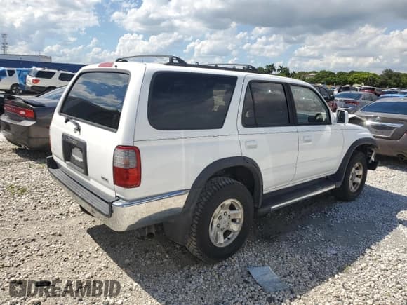 ✅ 1998 Toyota 4Runner SR5 • VIN: JT3GN86RXW0061616 • Lot: 80457535. Wystawiony na Copart z przebiegiem 105 905 mil. Bezpłatny archiwum sprzedaży aukcyjnych z USA i szczegółowy raport historii pojazdu na DreamBid. Zdjęcie 3.