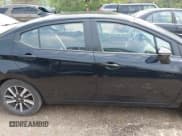 ✅ 2021 Nissan Versa SV • VIN: 3N1CN8EVXML834368 • Lot: 42406754. Wystawiony na IAAI z przebiegiem 99 696 mil. Bezpłatny archiwum sprzedaży aukcyjnych z USA i szczegółowy raport historii pojazdu na DreamBid. Zdjęcie 13.
