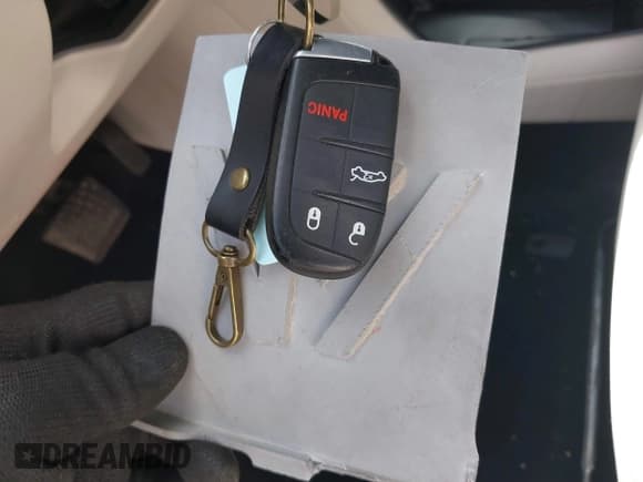 ✅ 2015 Chrysler 200 Limited • VIN: 1C3CCCAB2FN738744 • Lot: 43341242. Wystawiony na IAAI z przebiegiem 75 210 mil. Bezpłatny archiwum sprzedaży aukcyjnych z USA i szczegółowy raport historii pojazdu na DreamBid. Zdjęcie 11.