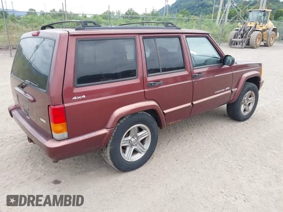 ✅ 2001 Jeep Cherokee Sport • VIN: 1J4FF58S81L514975 • Lot: 42994136. Wystawiony na IAAI z przebiegiem Nie podano. Bezpłatny archiwum sprzedaży aukcyjnych z USA i szczegółowy raport historii pojazdu na DreamBid. Zdjęcie 4.