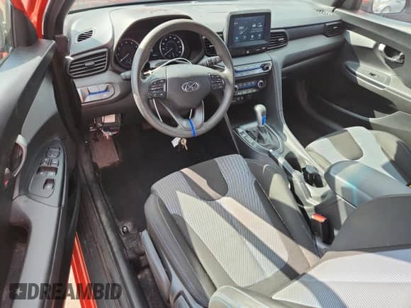 2020 Hyundai Veloster Premium с VIN KMHTG6AF3LU026874, выставлен на аукционе Copart как лот 70461165 с пробегом 40 844 миль миль и Списание • Salvage title. История ставок и продаж доступна на DreamBid. Изображение 8.