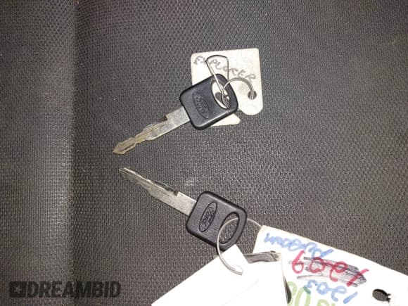 ✅ 2018 Ford Police Interceptor Utility • VIN: 1FM5K8AR0JGA84529 • Lot: 43581427. Wystawiony na IAAI z przebiegiem 195 000 mil. Bezpłatny archiwum sprzedaży aukcyjnych z USA i szczegółowy raport historii pojazdu na DreamBid. Zdjęcie 11.